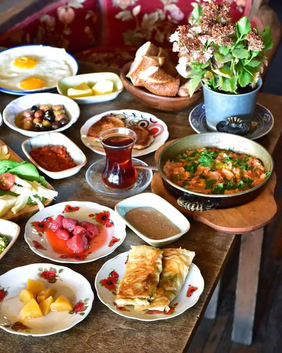 Turkish Cuisine: A Complete Guide to Turkish Food & Drinks