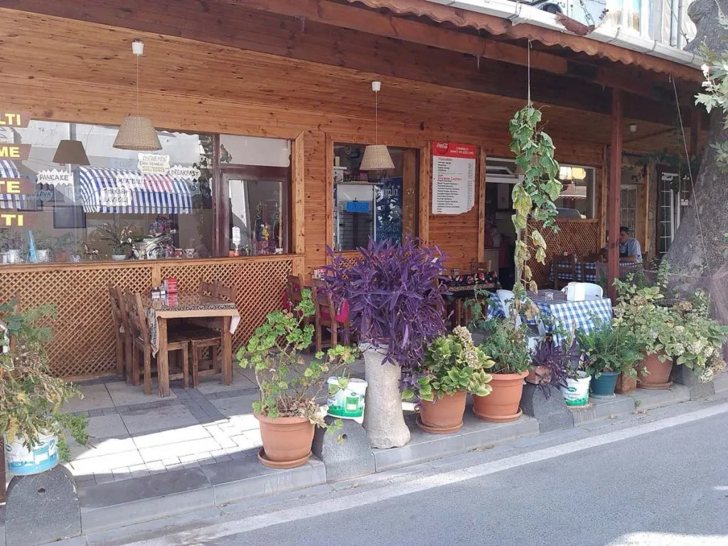 Handmade gözleme at Çınaraltı Mantı & Gözleme in Ağva