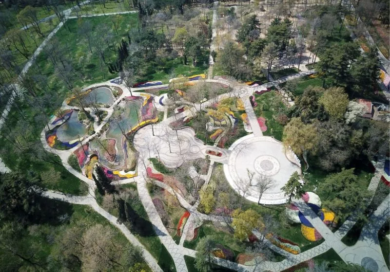 Emirgan park is one of the best Istanbul parks to visit during Istanbul Tulip Festival