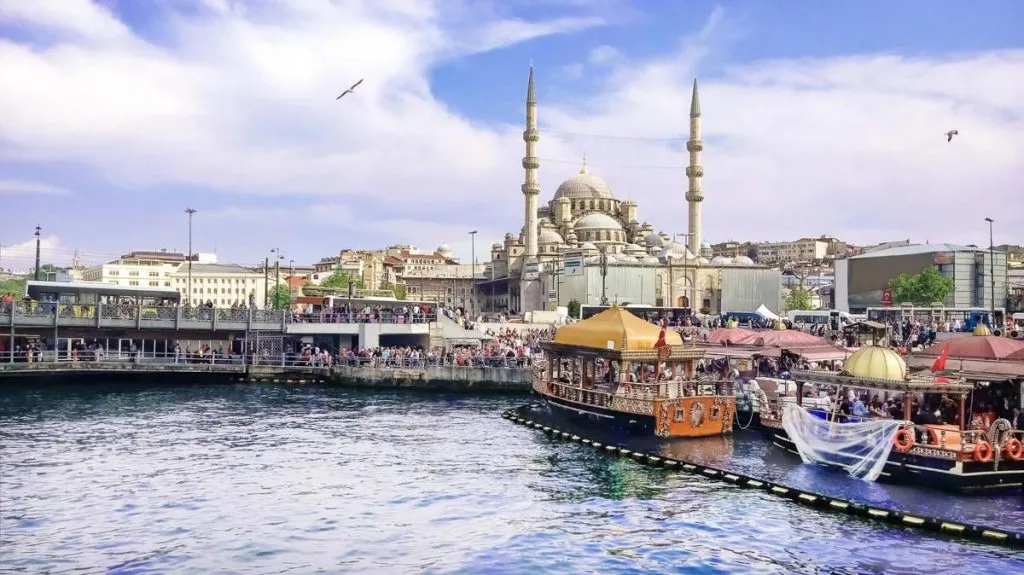Fish Sandwich in Istanbul (Balik Ekmek) - Popular Street Food
