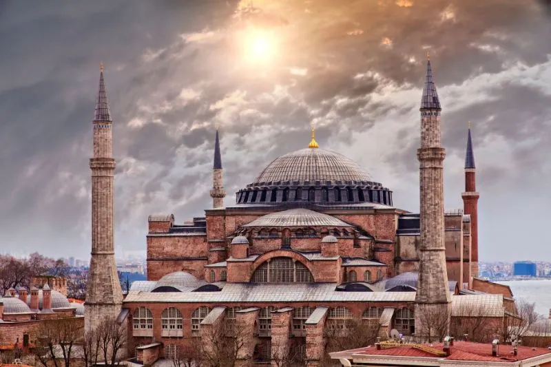 The 17 Most Stunning & Beautiful Mosques in Istanbul
