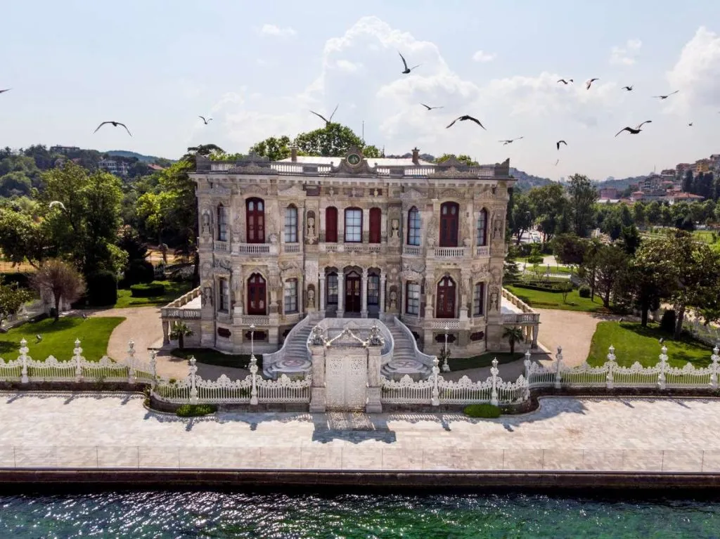 Palaces in Istanbul: The 10 Stunning Royal Ottoman Palaces