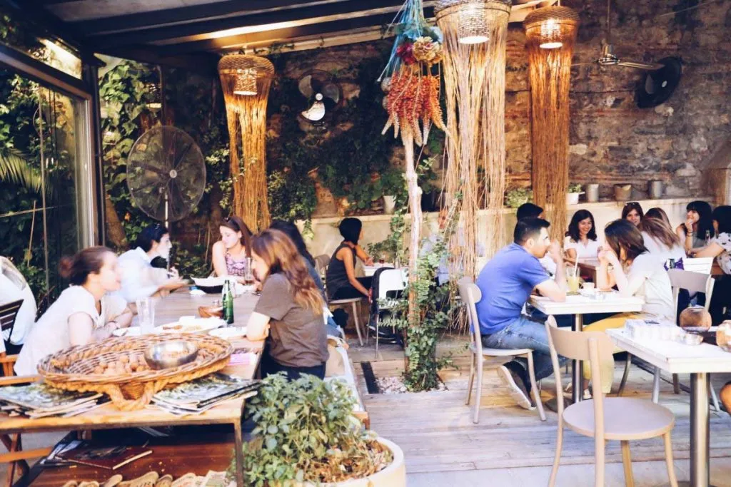 18 Best Restaurants in Taksim & Beyoğlu That You Must Try