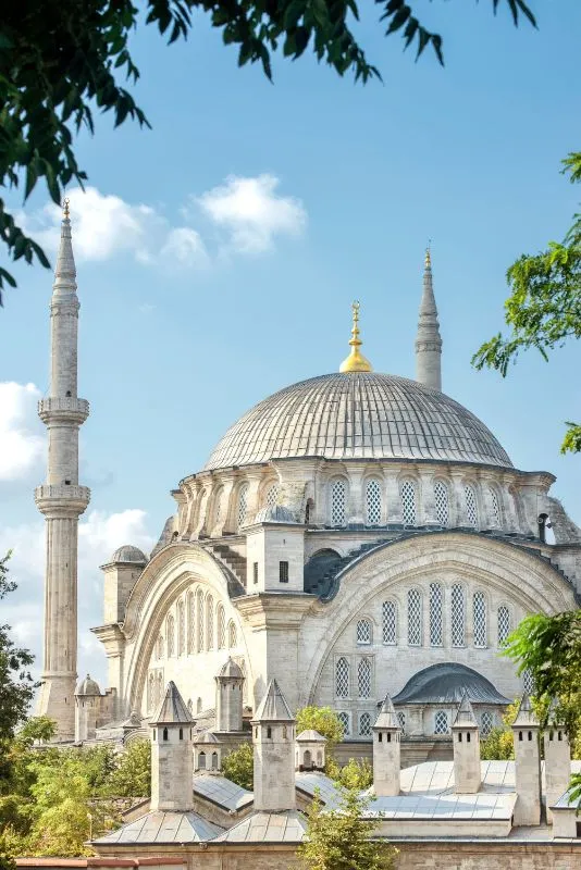 The 17 Most Stunning & Beautiful Mosques in Istanbul