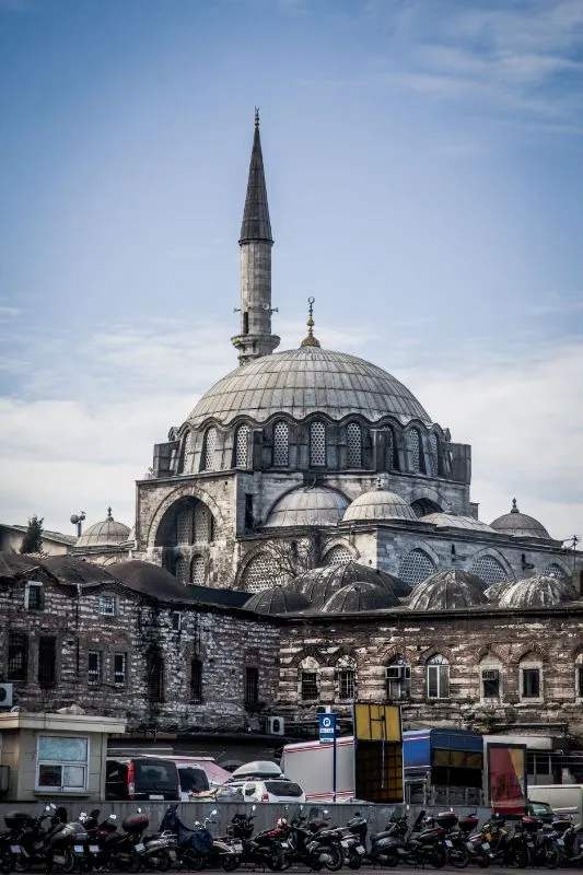 The 17 Most Stunning & Beautiful Mosques in Istanbul