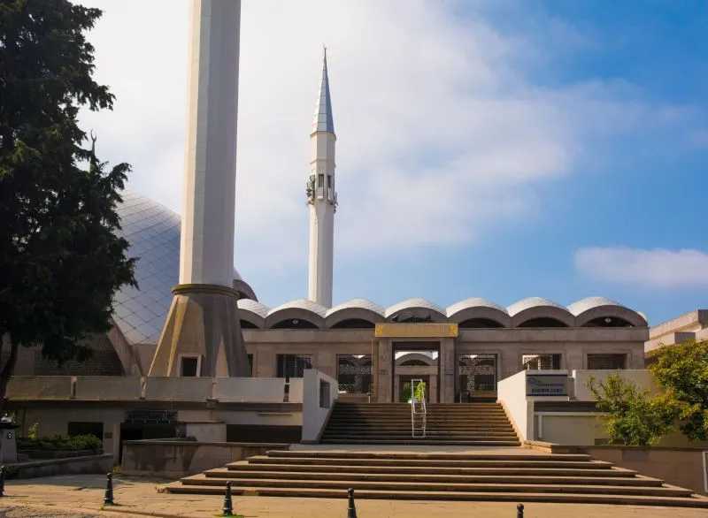 The 17 Most Stunning & Beautiful Mosques in Istanbul