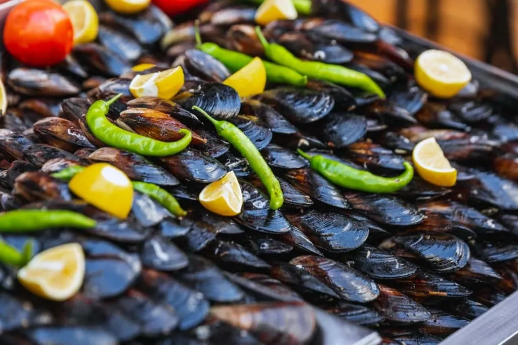 The 6 Best Mussels in Istanbul | Ultimate Guide to Mussels in Istanbul