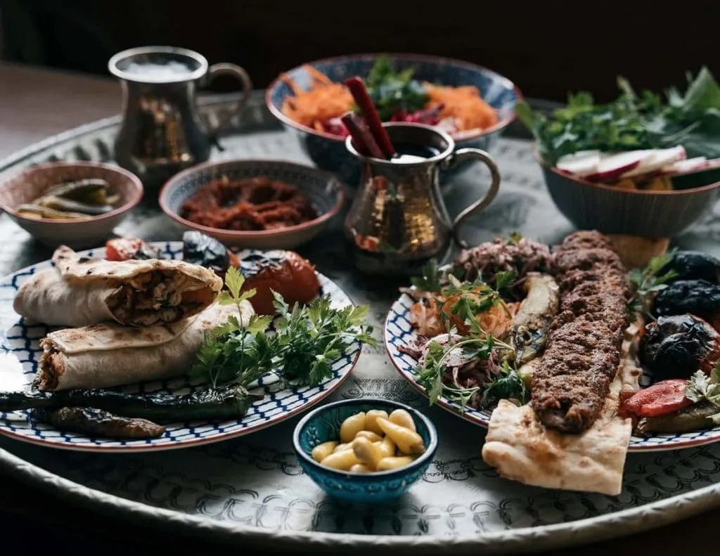 18 Best Restaurants in Taksim & Beyoğlu That You Must Try
