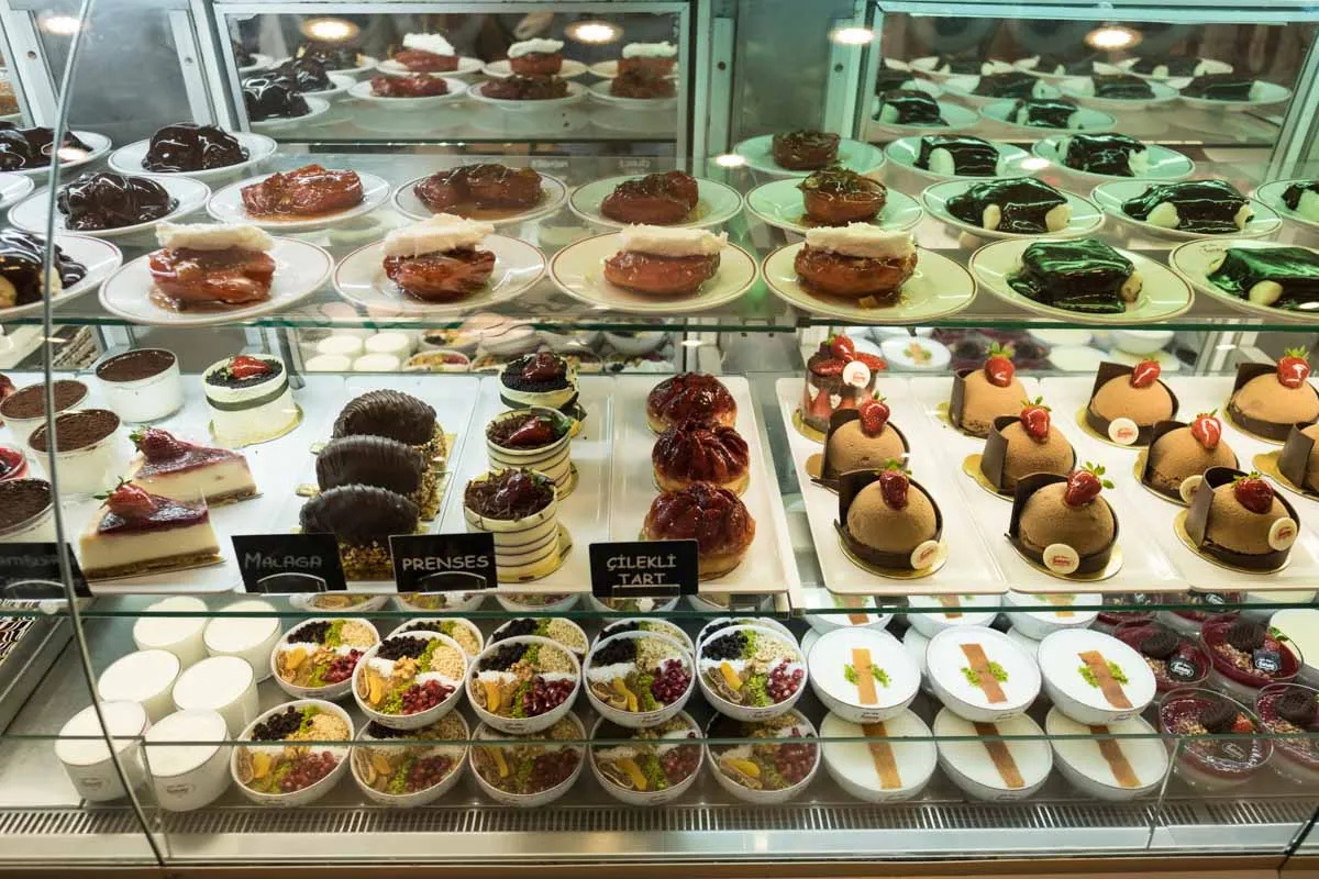 Turkish Cuisine: A Complete Guide to Turkish Food & Drinks