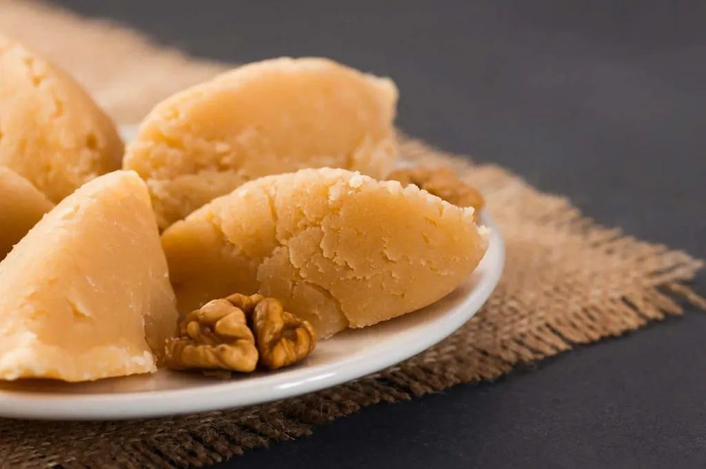 Turkish Desserts: 18 Best Sweets You Can't Say No To