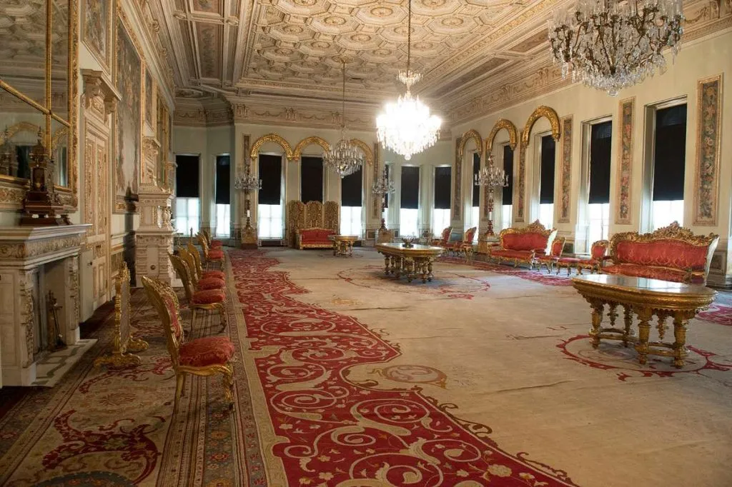 Palaces in Istanbul: The 10 Stunning Royal Ottoman Palaces
